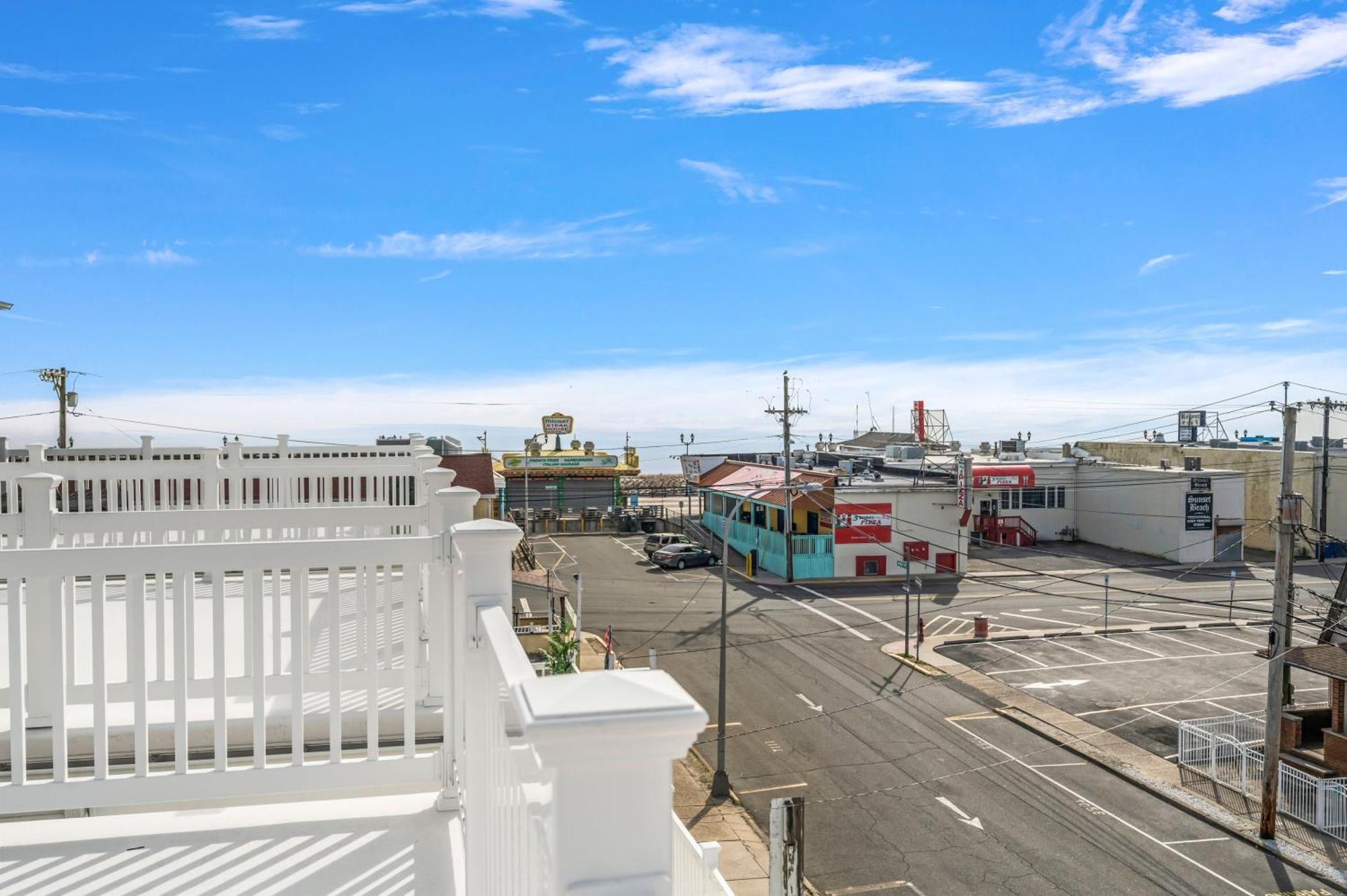 Beach House Steps Away From The Boardwalk And Beach With Ocean Views In Seaside Heights! Vila Exterior foto